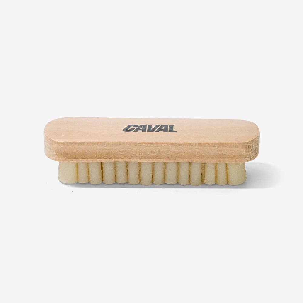 Crepe brush with wooden back