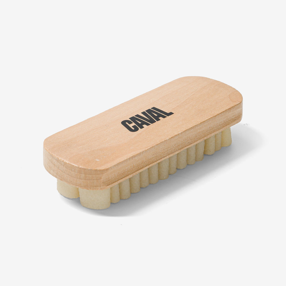 Crepe brush with wooden back